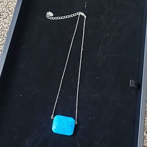 7" Necklace with gorgeous blue stone. - Picture 1 of 3